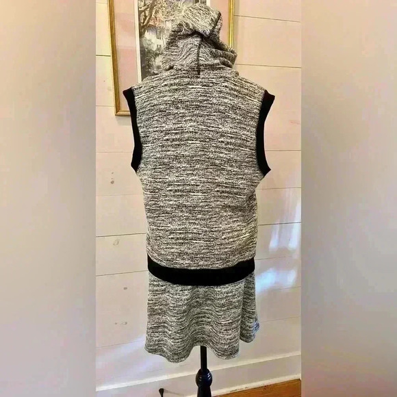 Halogen mini skirt set hooded vest size LP skirt, size ML in good condition - Picture 2 of 14